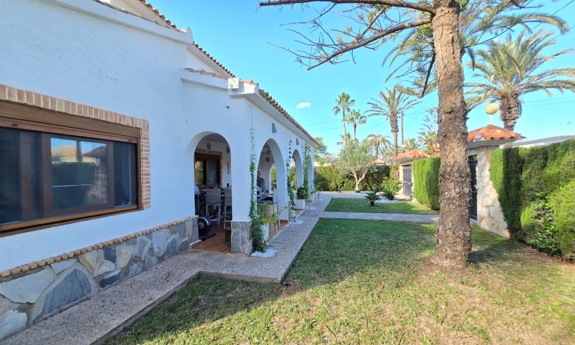 Wiederverkauf - Villa -
Orihuela Costa - Costa Blanca