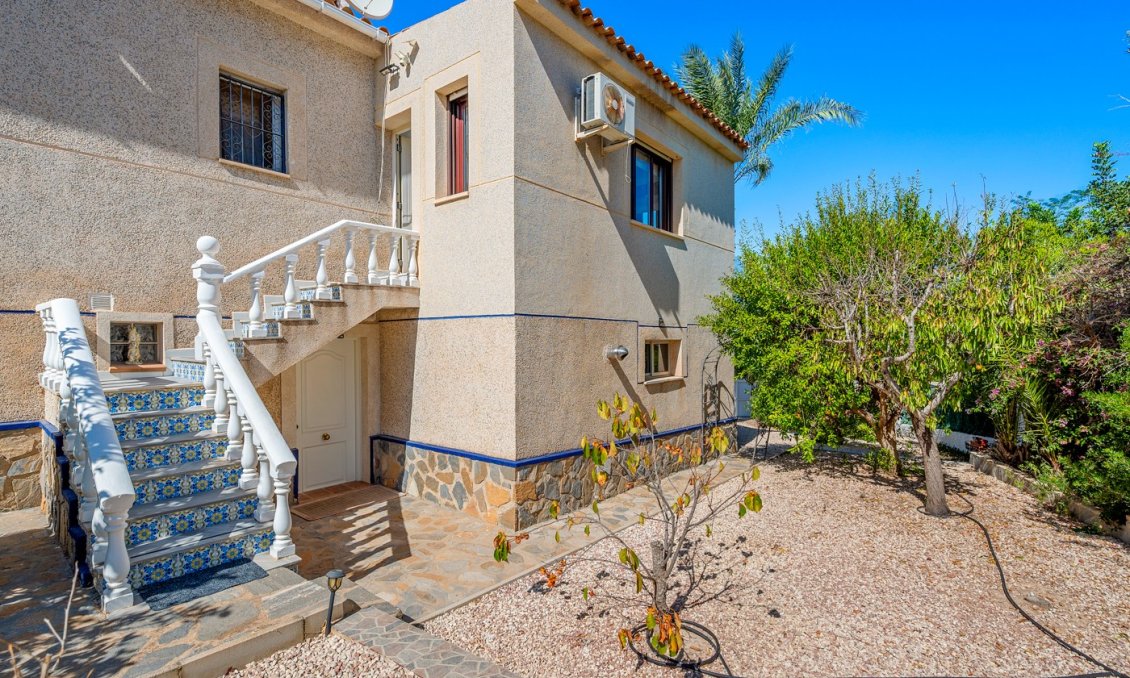 Resale - Villa -
Almoradí - Inland