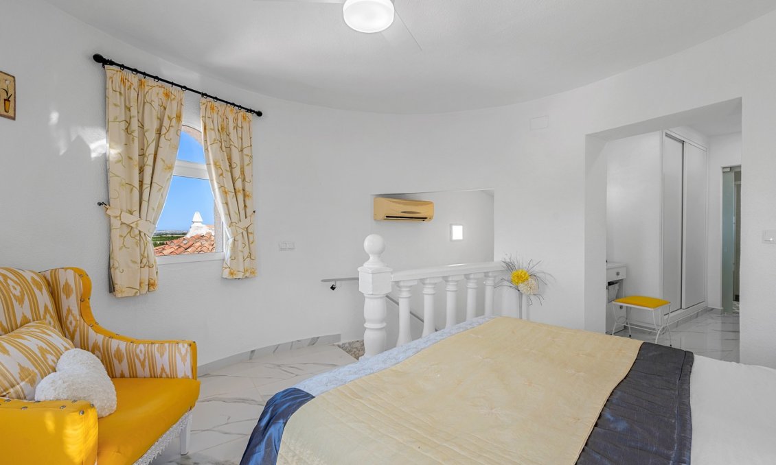 Resale - Villa -
Almoradí - Inland