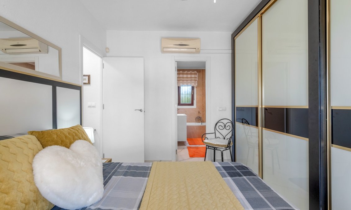 Resale - Villa -
Almoradí - Inland