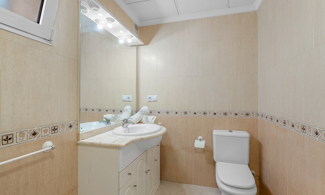 Resale - Villa -
Almoradí - Inland