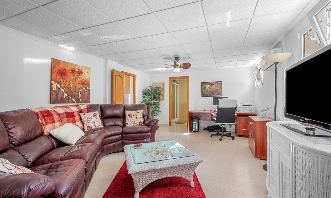 Resale - Villa -
Almoradí - Inland