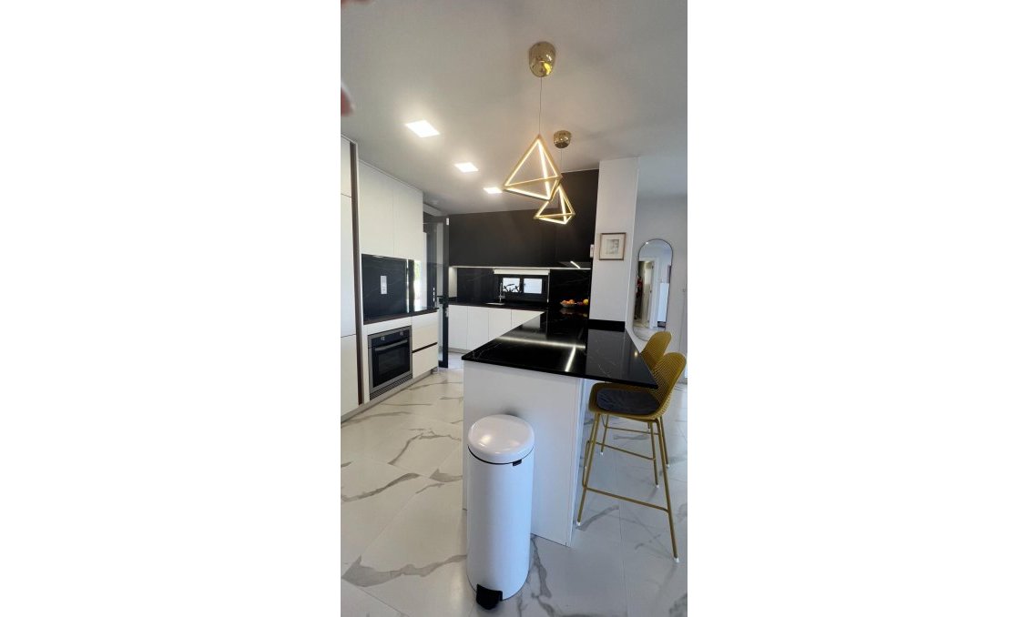 Resale - Apartment -
San Miguel de Salinas - Bellavista