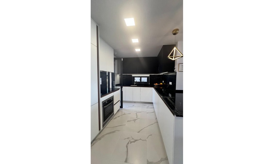 Resale - Apartment -
San Miguel de Salinas - Bellavista