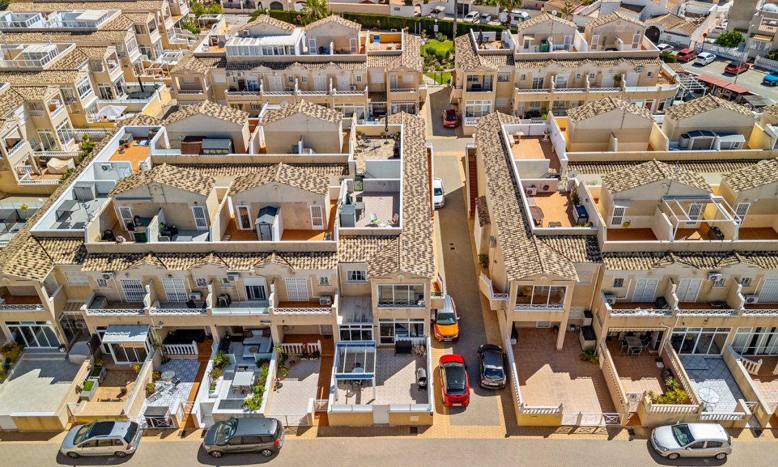 Resale - Bungalow -
Orihuela Costa - Costa Blanca