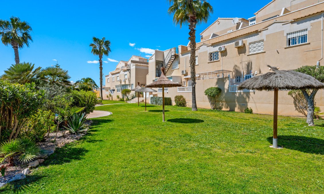 Resale - Bungalow -
Orihuela Costa - Costa Blanca