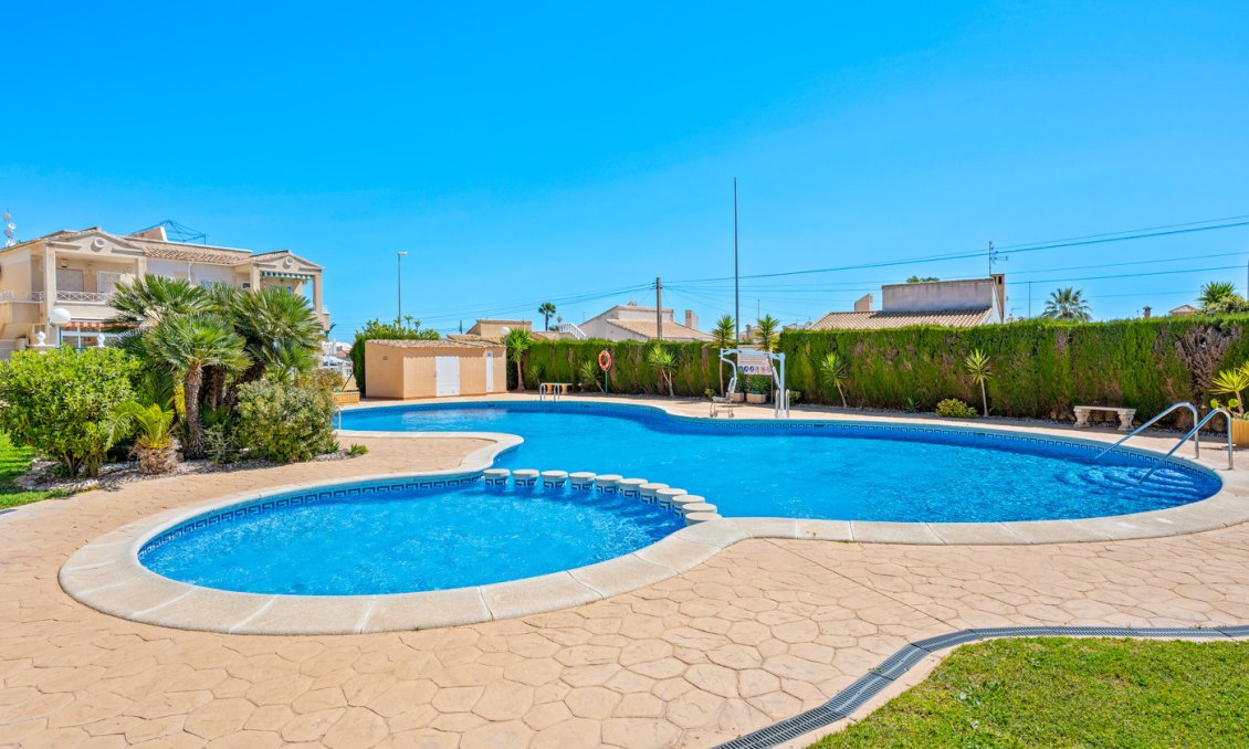 Resale - Bungalow -
Orihuela Costa - Costa Blanca