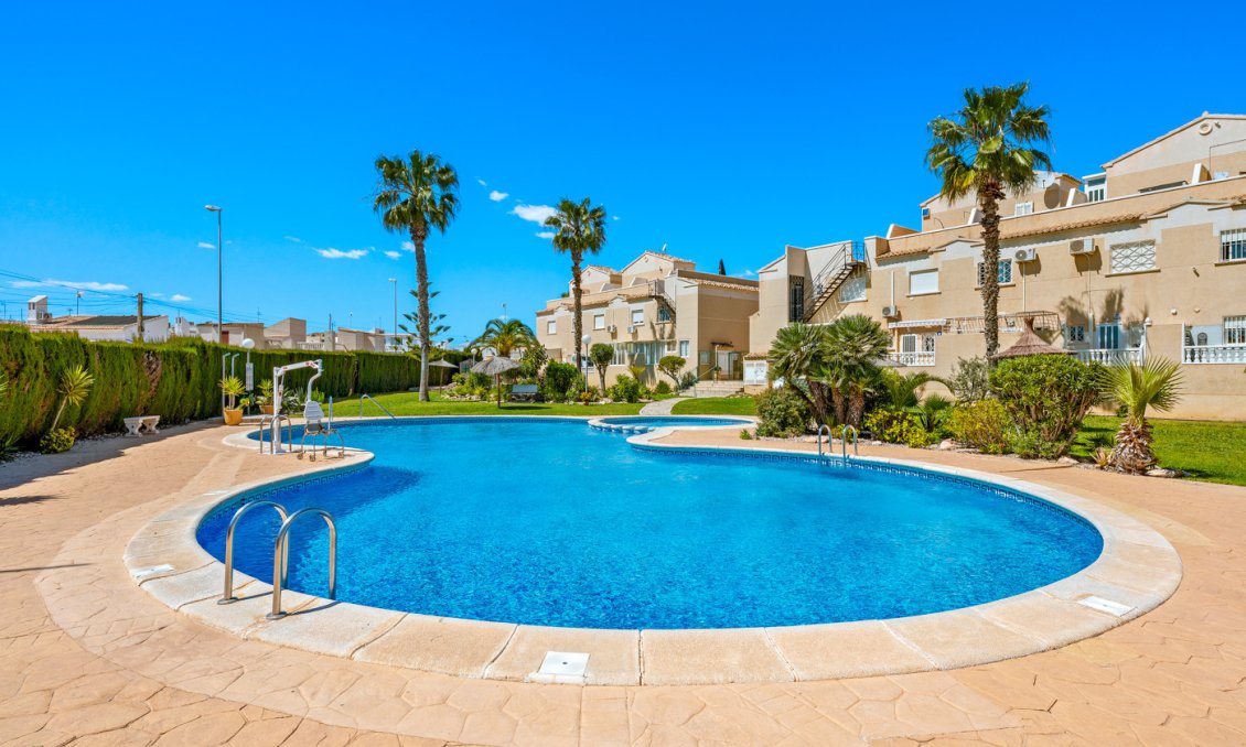 Resale - Bungalow -
Orihuela Costa - Costa Blanca
