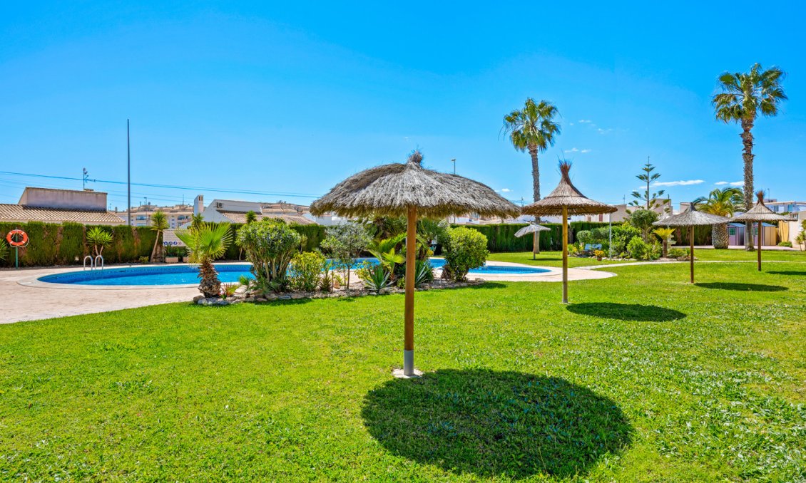 Resale - Bungalow -
Orihuela Costa - Costa Blanca