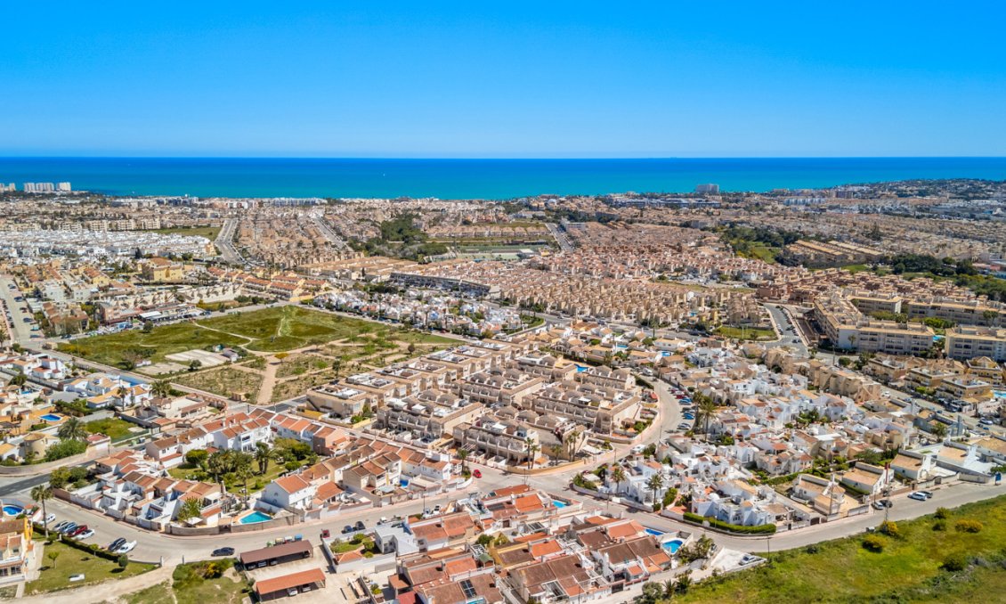 Resale - Bungalow -
Orihuela Costa - Costa Blanca