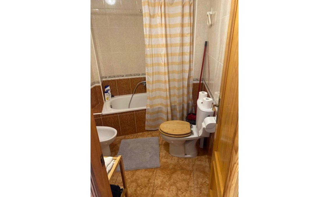 Resale - Apartment -
Torrevieja - Centro