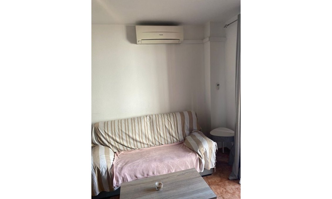 Resale - Apartment -
Torrevieja - Centro