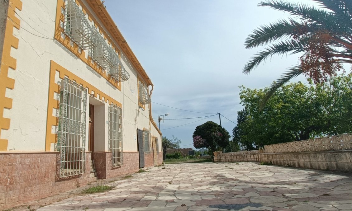 Segunda mano - Villa -
La Romana - Inland