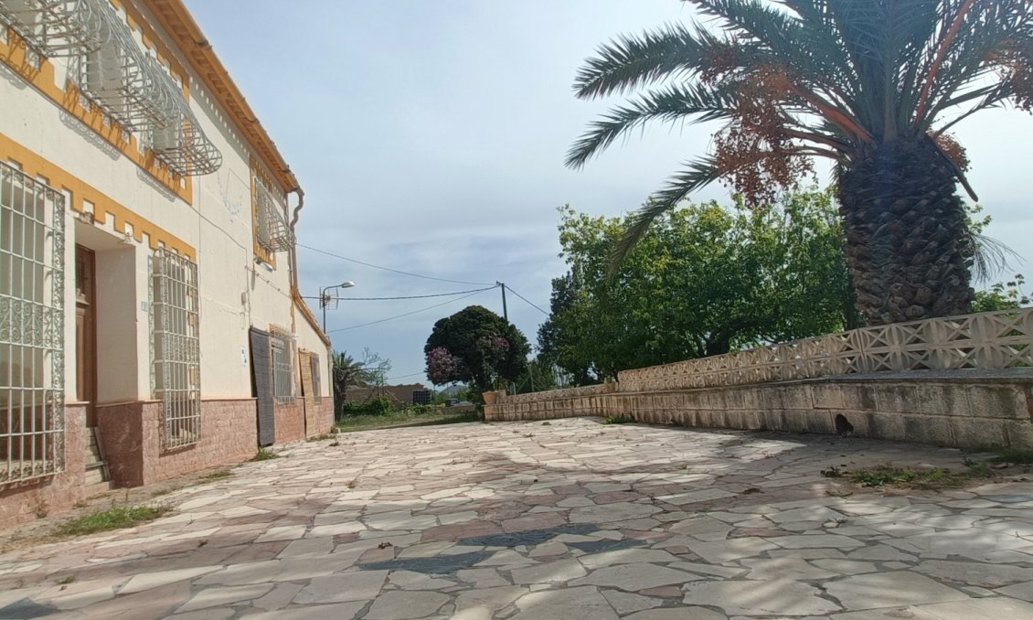 Segunda mano - Villa -
La Romana - Inland