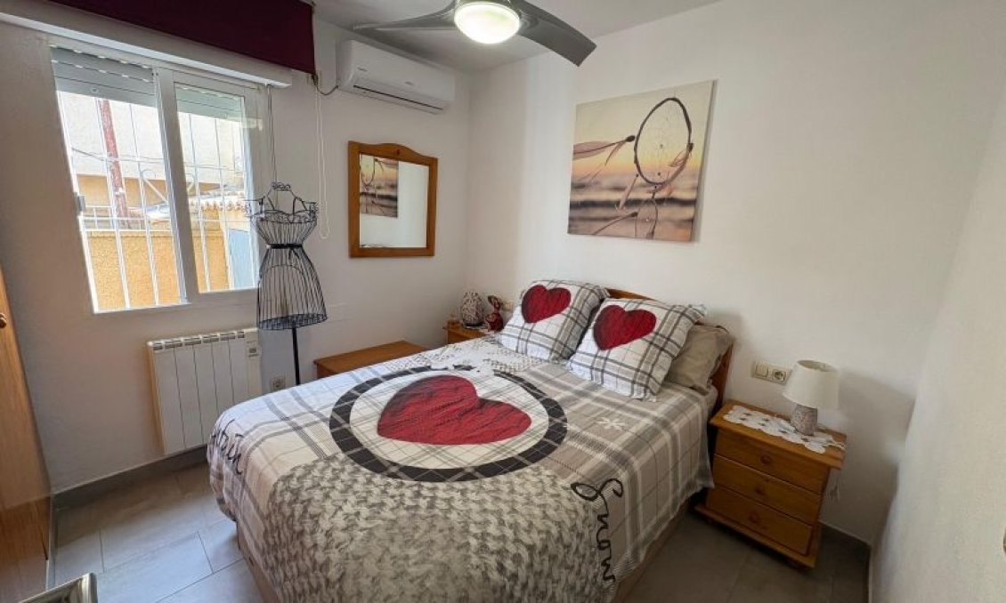 Segunda mano - Bungalow -
Torrevieja - Costa Blanca