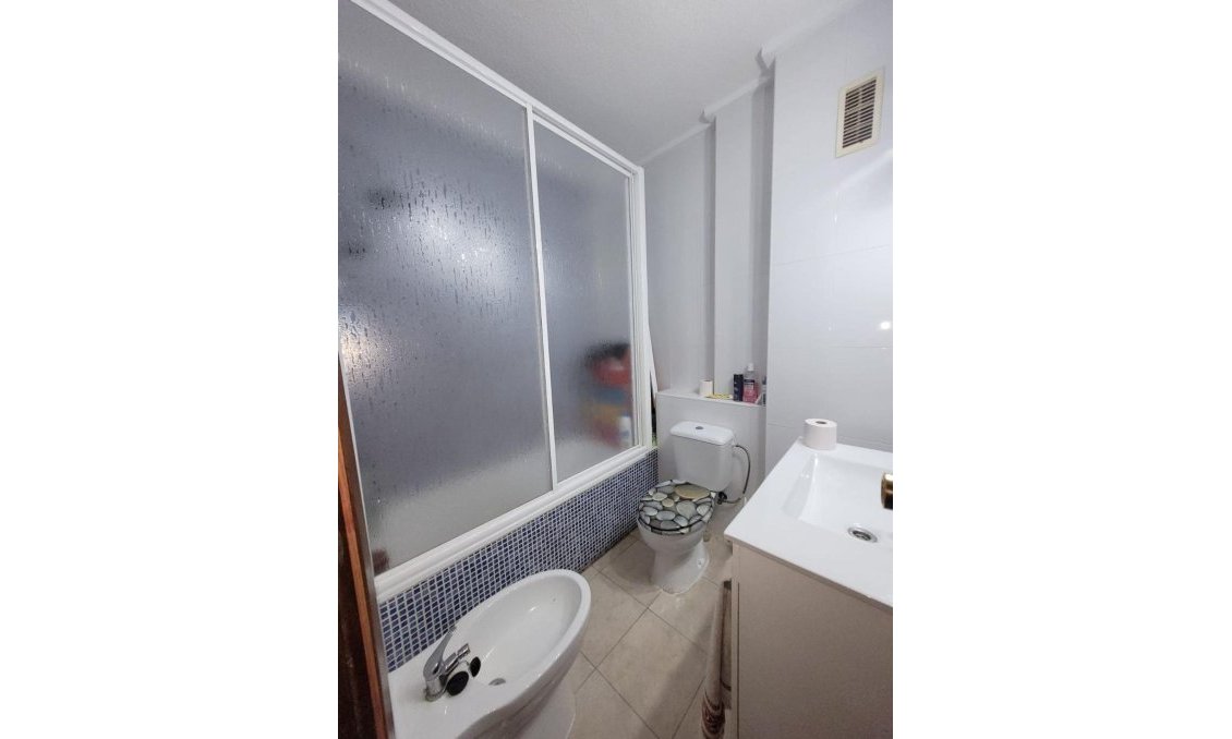 Segunda mano - Apartamento -
Orihuela Costa - La Regia