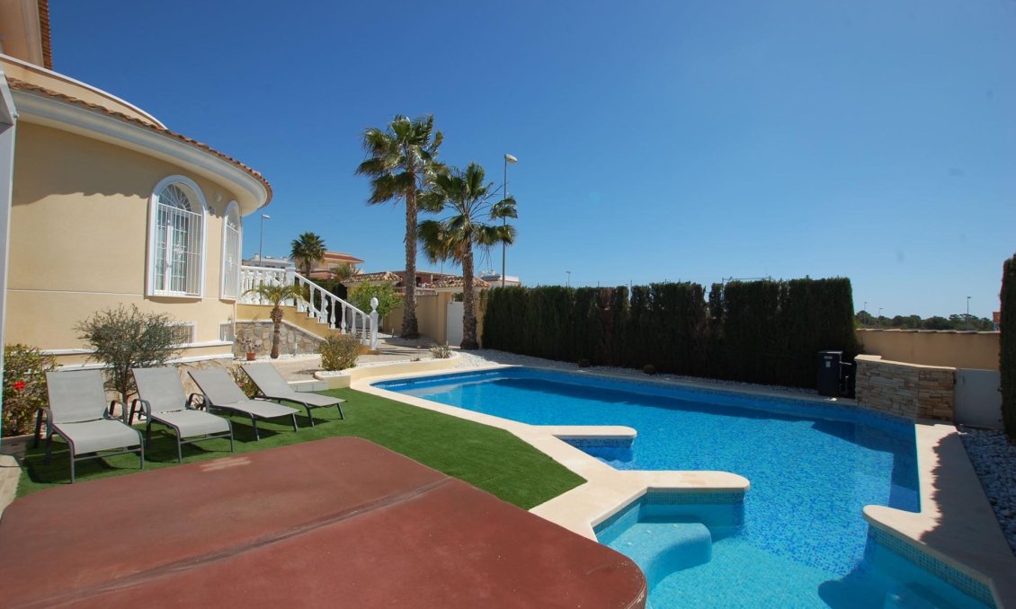 Segunda mano - Villa -
Ciudad Quesada - Costa Blanca