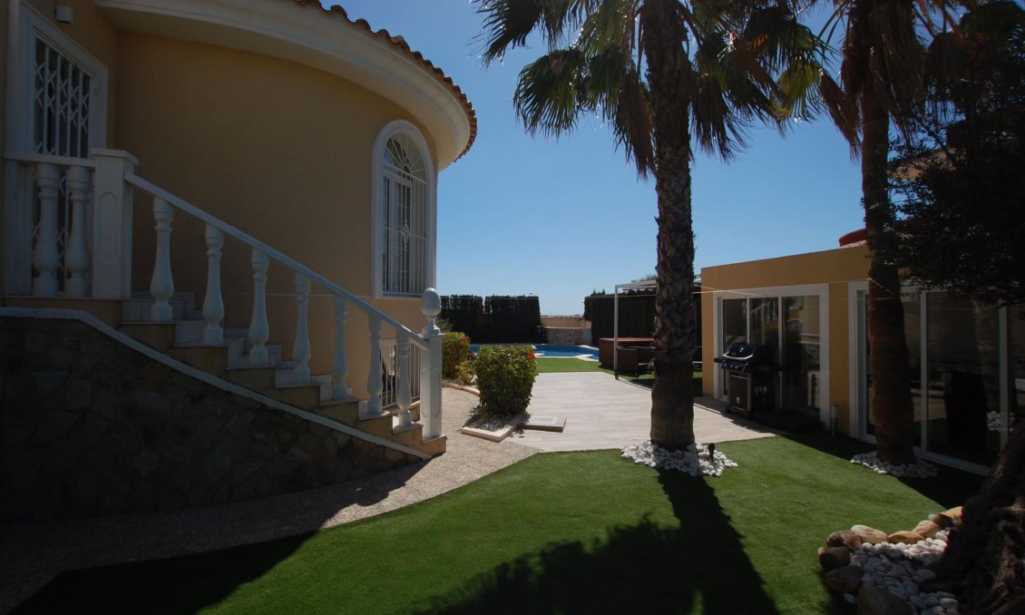 Segunda mano - Villa -
Ciudad Quesada - Costa Blanca