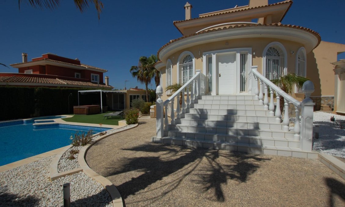 Segunda mano - Villa -
Ciudad Quesada - Costa Blanca
