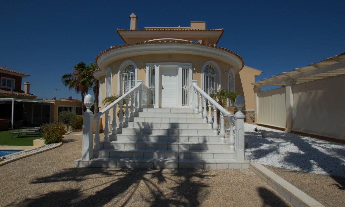 Segunda mano - Villa -
Ciudad Quesada - Costa Blanca