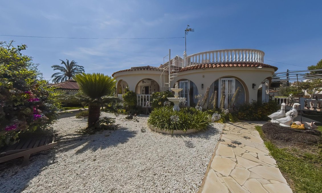 Segunda mano - Villa -
Torrevieja - Costa Blanca