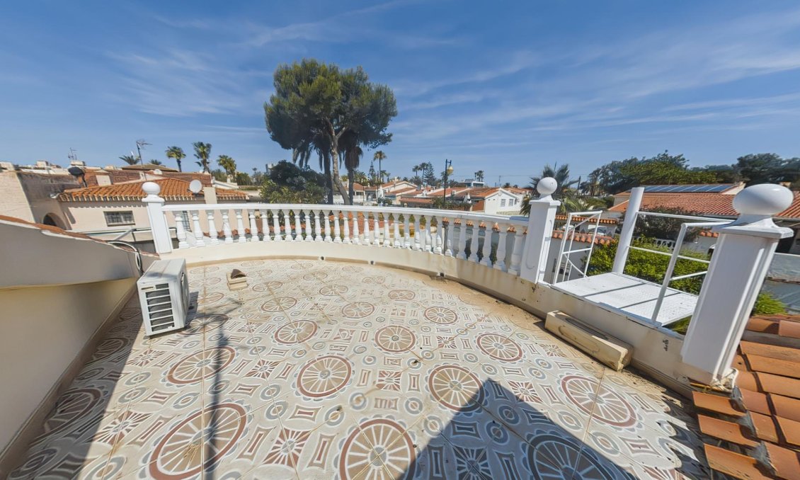 Segunda mano - Villa -
Torrevieja - Costa Blanca