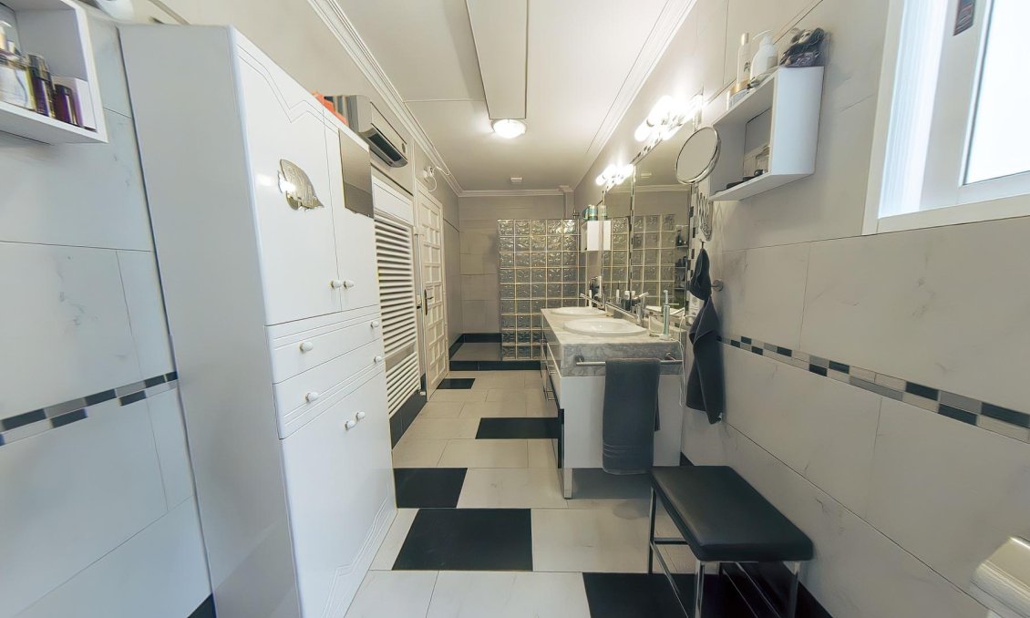 Segunda mano - Villa -
Torrevieja - Costa Blanca