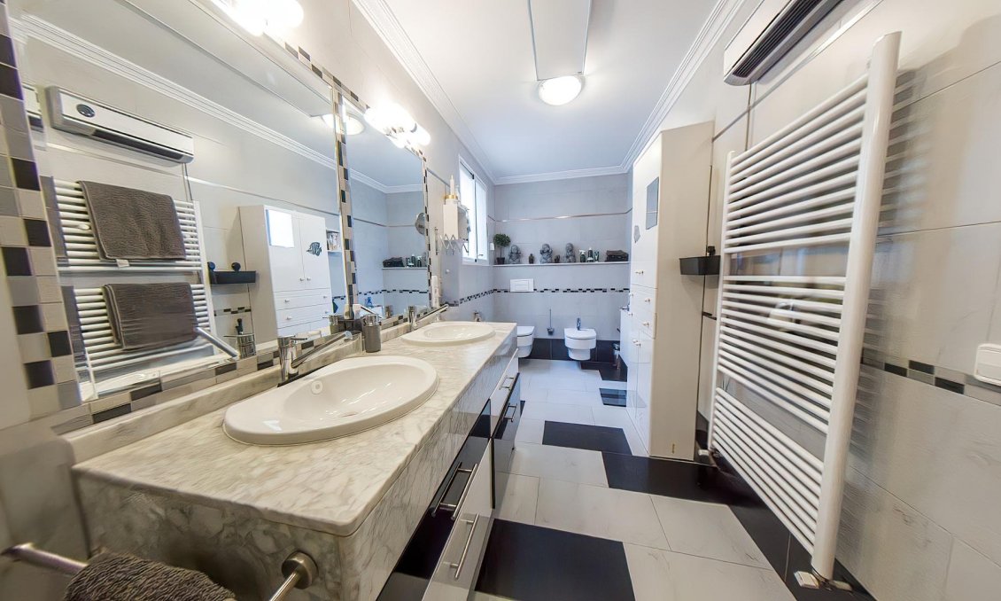 Segunda mano - Villa -
Torrevieja - Costa Blanca