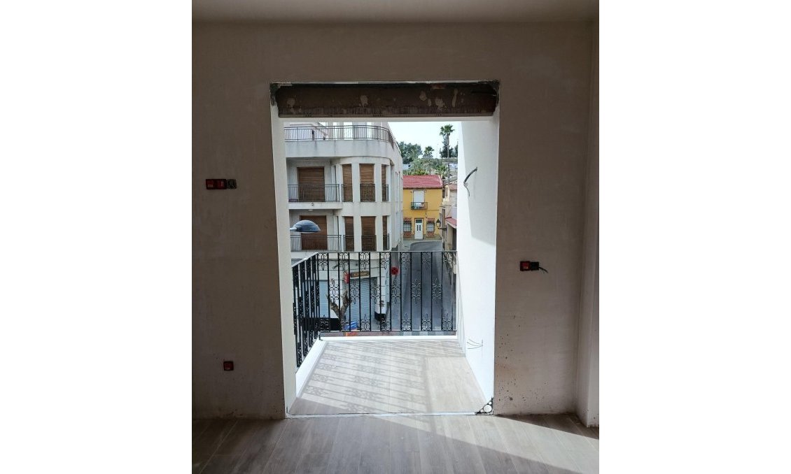 Neue Gebäude - Wohnung -
Bigastro - centro