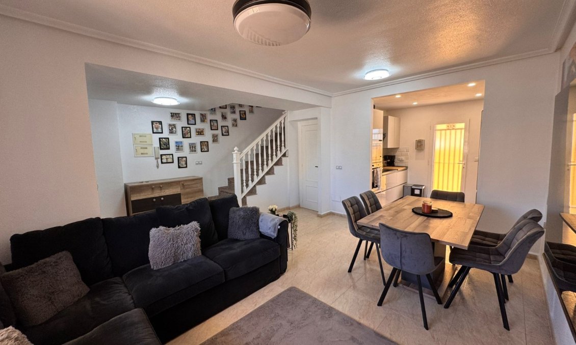 Wiederverkauf - Town House -
Campoamor - Costa Blanca