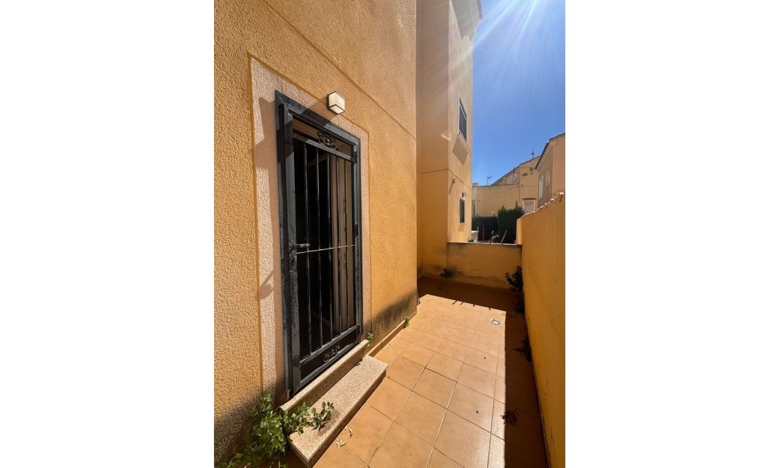 Wiederverkauf - Town House -
Campoamor - Costa Blanca