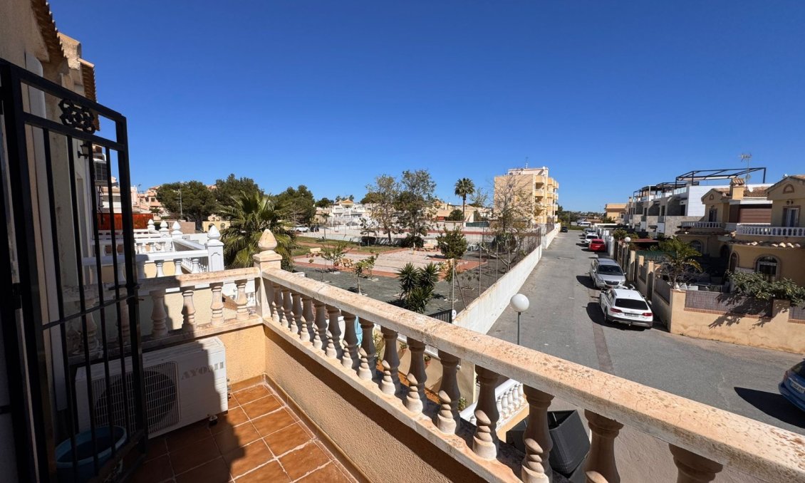 Wiederverkauf - Town House -
Campoamor - Costa Blanca
