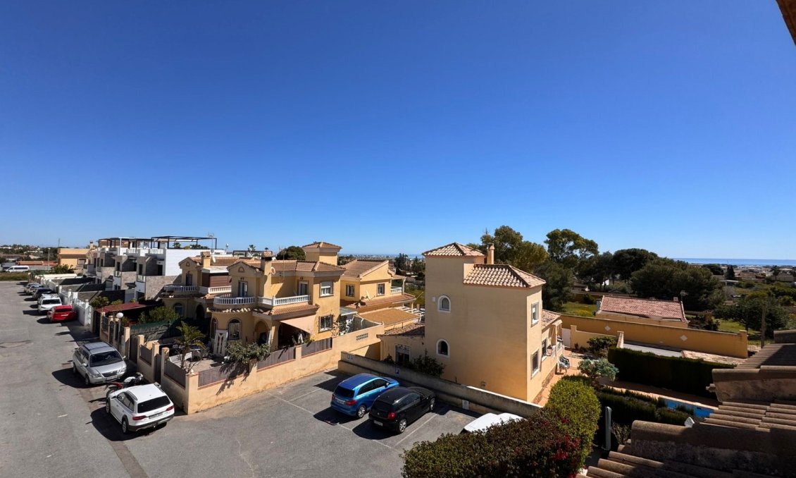 Wiederverkauf - Town House -
Campoamor - Costa Blanca