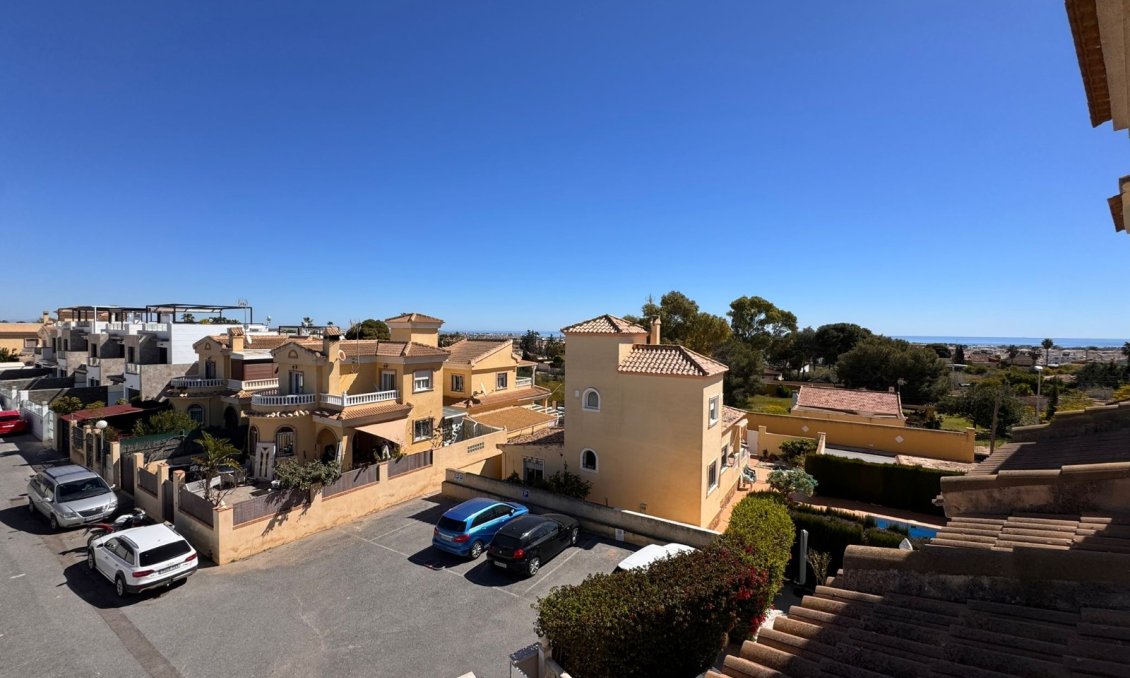 Wiederverkauf - Town House -
Campoamor - Costa Blanca