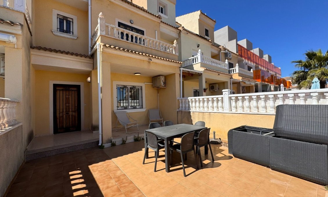 Wiederverkauf - Town House -
Campoamor - Costa Blanca