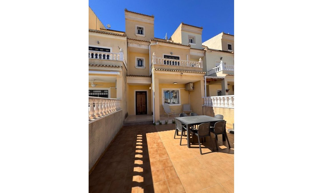Wiederverkauf - Town House -
Campoamor - Costa Blanca