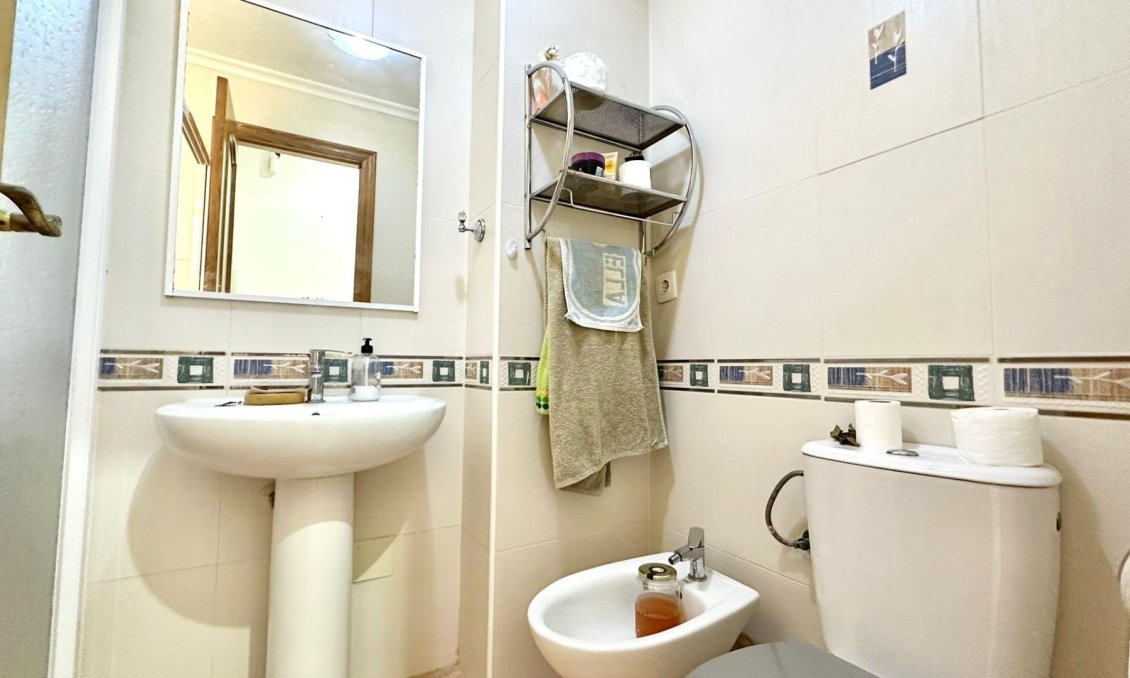 Wiederverkauf - Wohnung -
Torrevieja