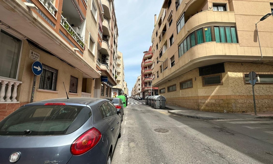 Wiederverkauf - Wohnung -
Torrevieja