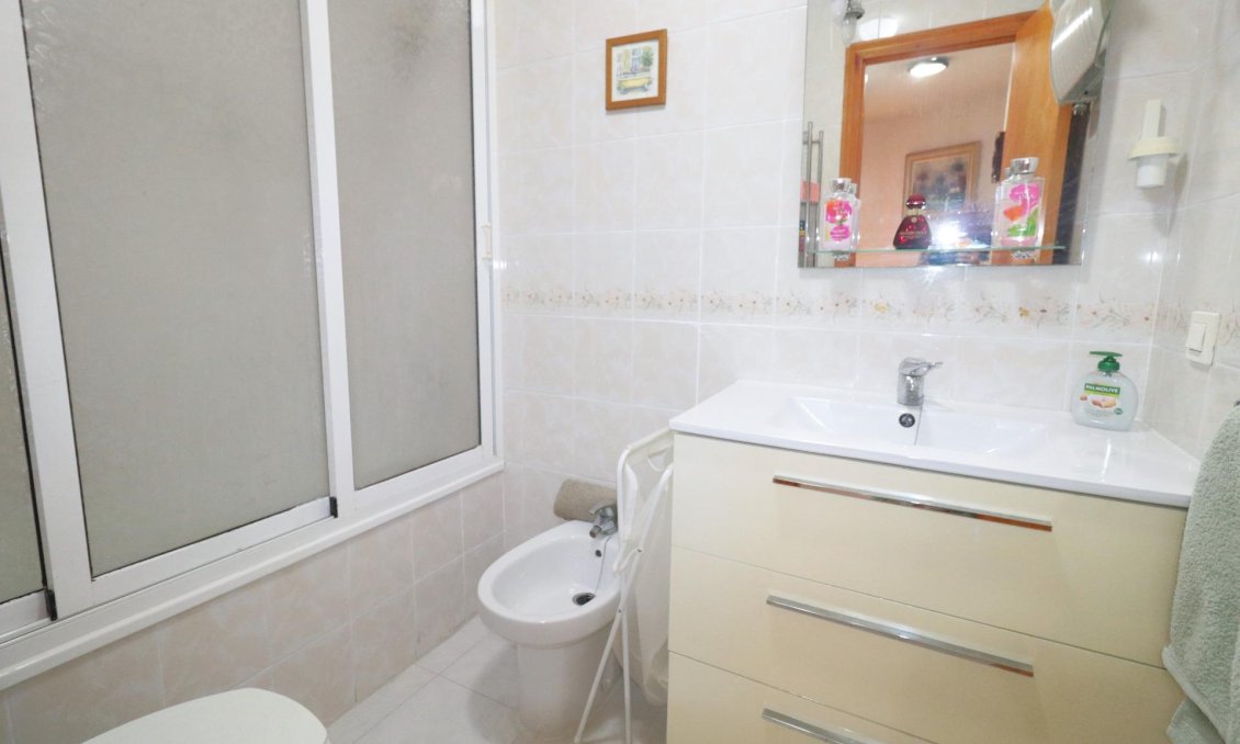 Wiederverkauf - Wohnung -
Torrevieja - Playa De Los Naufragos