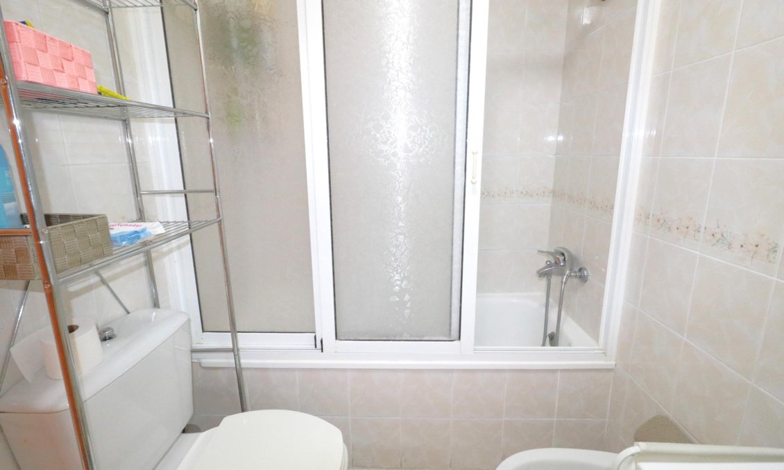 Wiederverkauf - Wohnung -
Torrevieja - Playa De Los Naufragos