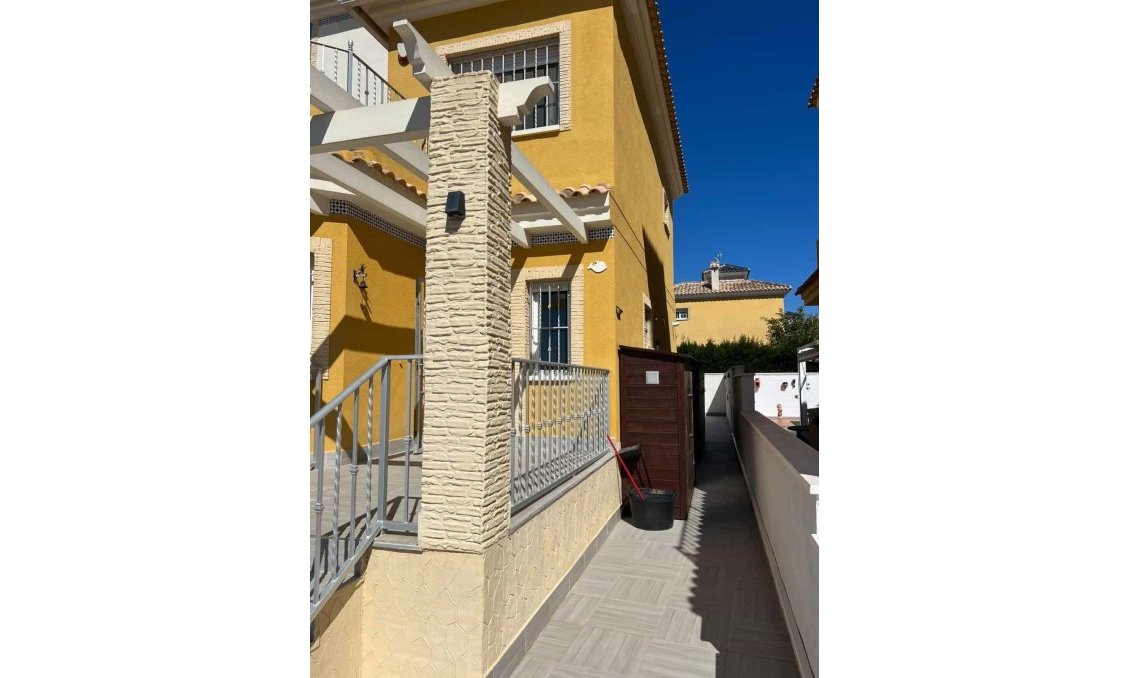 Wiederverkauf - Villa -
Algorfa - Costa Blanca Sur