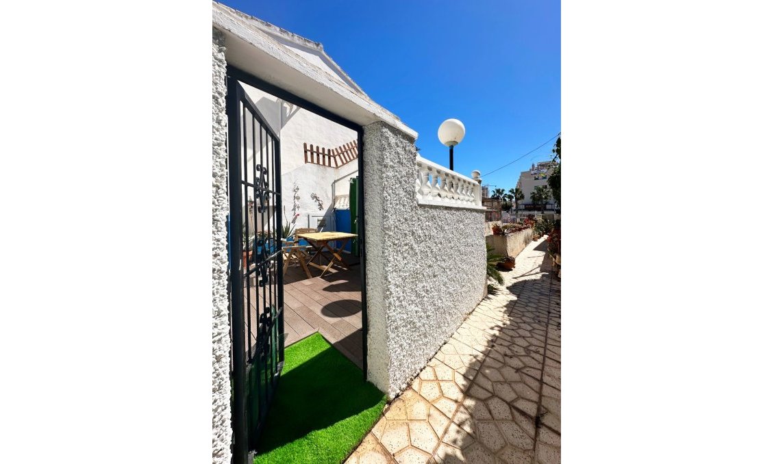 Wiederverkauf - Bungalow -
Orihuela Costa - Costa Blanca