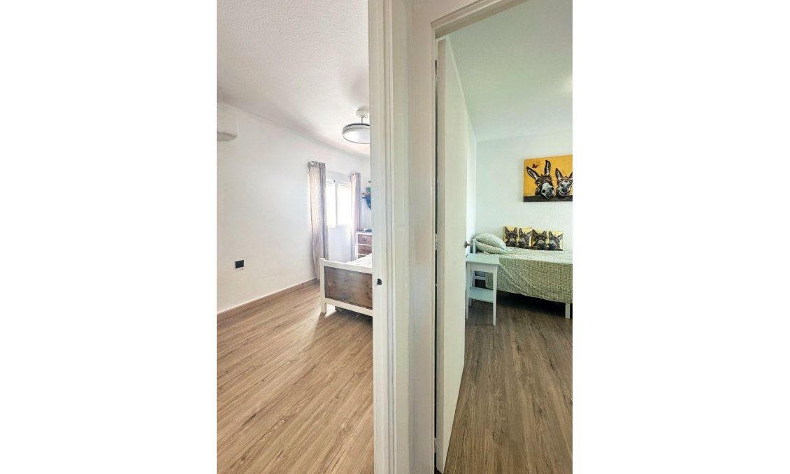 Wiederverkauf - Bungalow -
Orihuela Costa - Costa Blanca