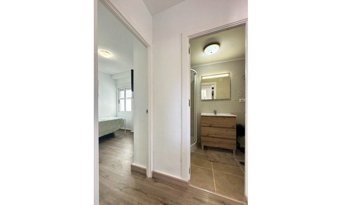 Wiederverkauf - Bungalow -
Orihuela Costa - Costa Blanca