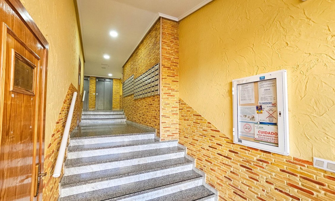 Wiederverkauf - Wohnung -
Torrevieja - Centro