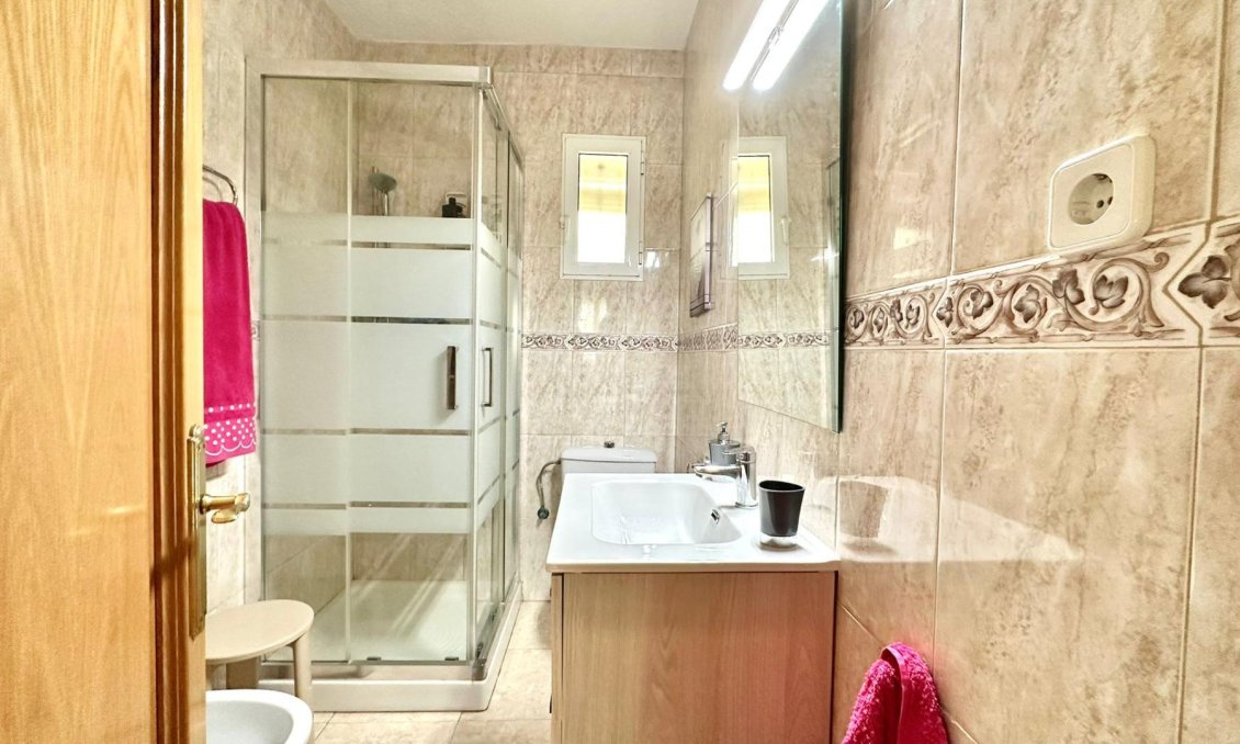 Wiederverkauf - Wohnung -
Torrevieja - Estacion De Autobuses