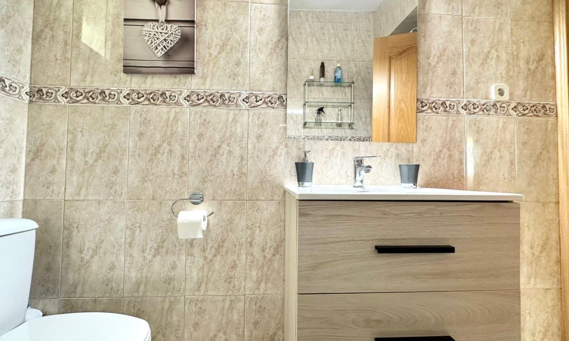 Wiederverkauf - Wohnung -
Torrevieja - Estacion De Autobuses