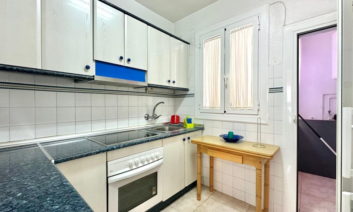 Wiederverkauf - Wohnung -
Torrevieja - Estacion De Autobuses