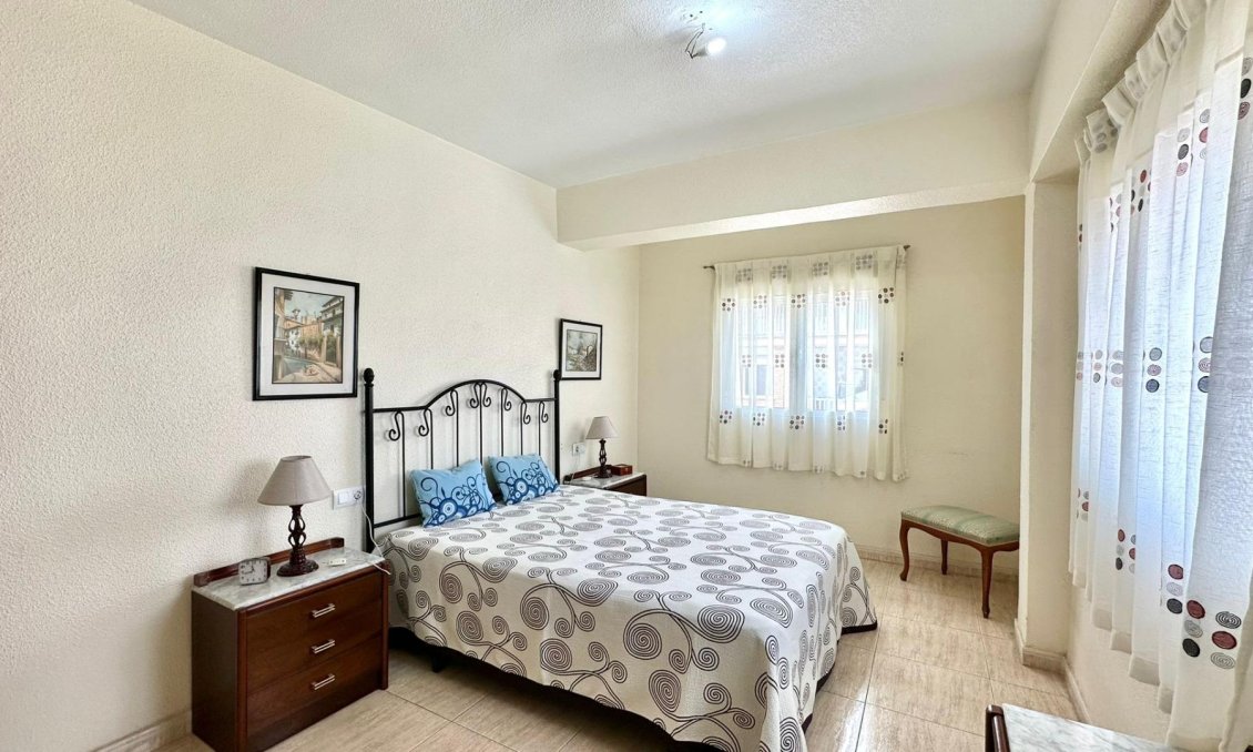 Wiederverkauf - Wohnung -
Torrevieja - Estacion De Autobuses