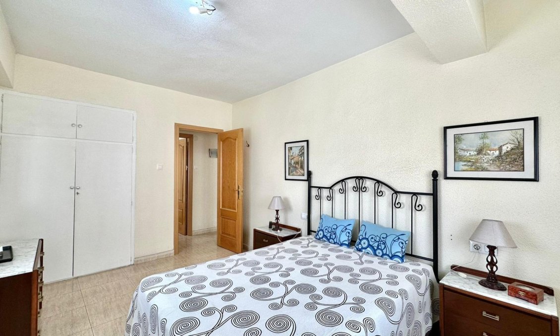 Wiederverkauf - Wohnung -
Torrevieja - Estacion De Autobuses